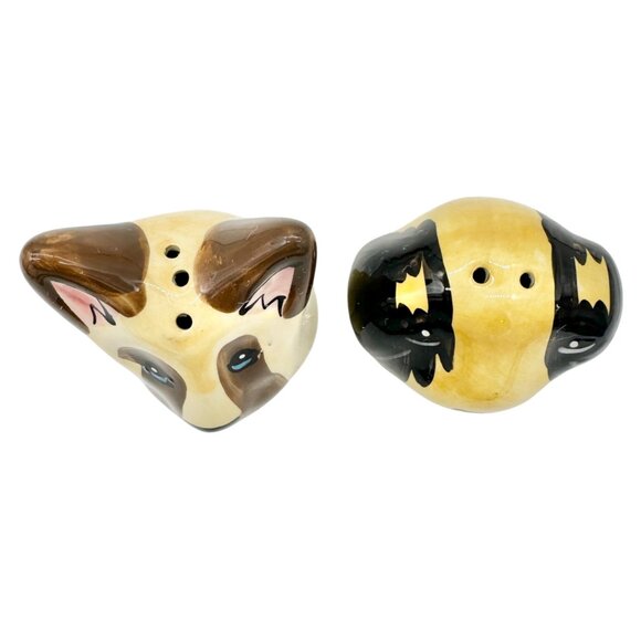Hand-Painted Ceramic Dog Salt and Pepper Shakers Fun Collectible Tableware - Picture 2 of 8
